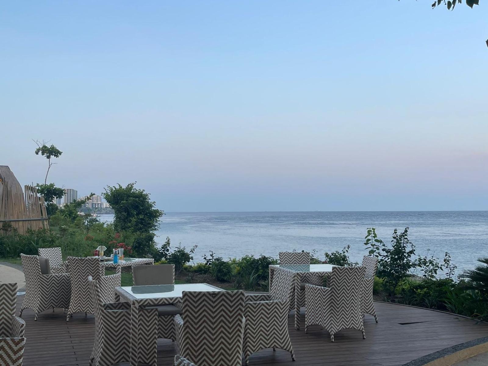 Mactan Newtown 8 Boulevard Deluxe Punta Engaño 外观 照片