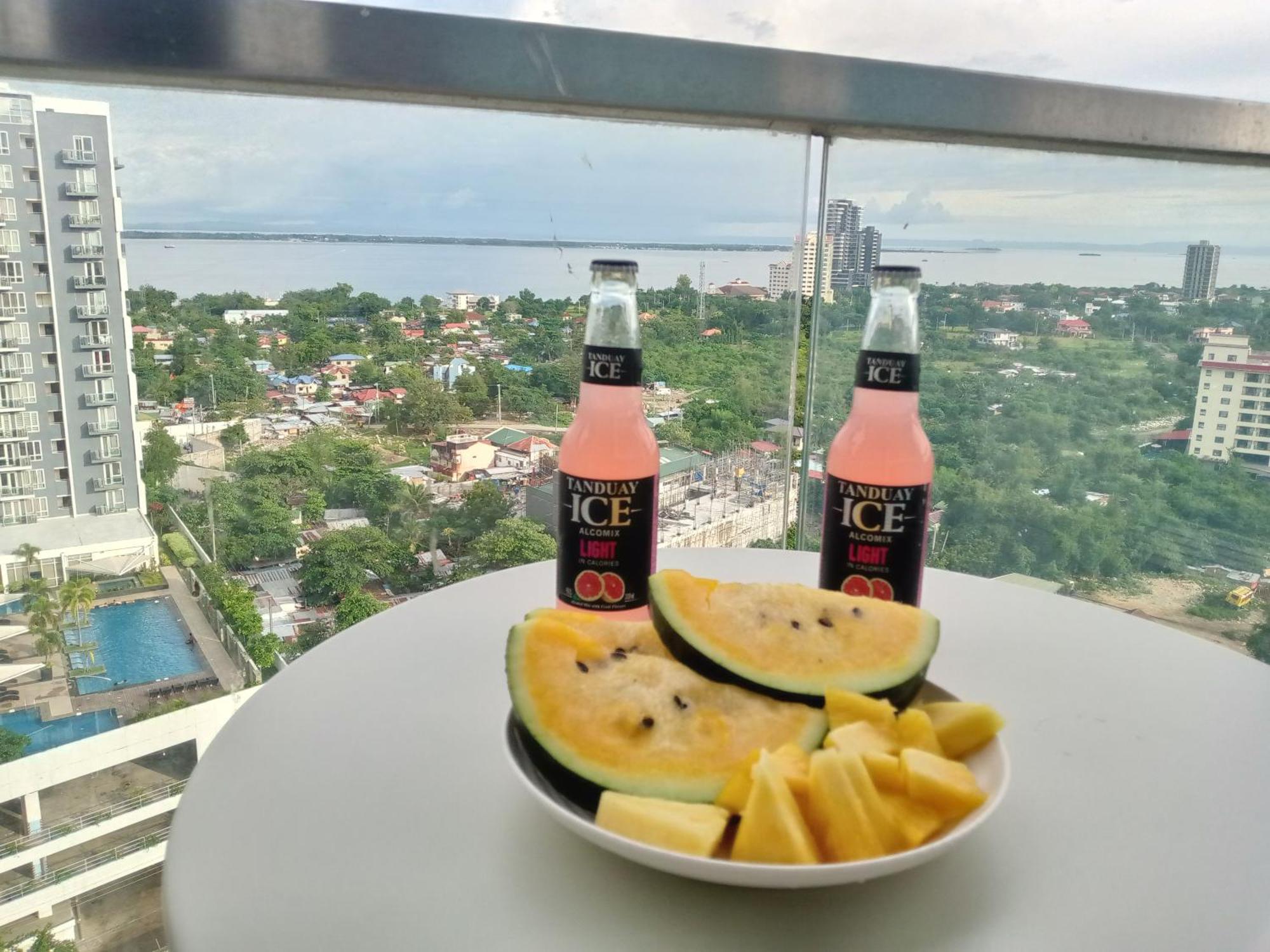 Mactan Newtown 8 Boulevard Deluxe Punta Engaño 外观 照片