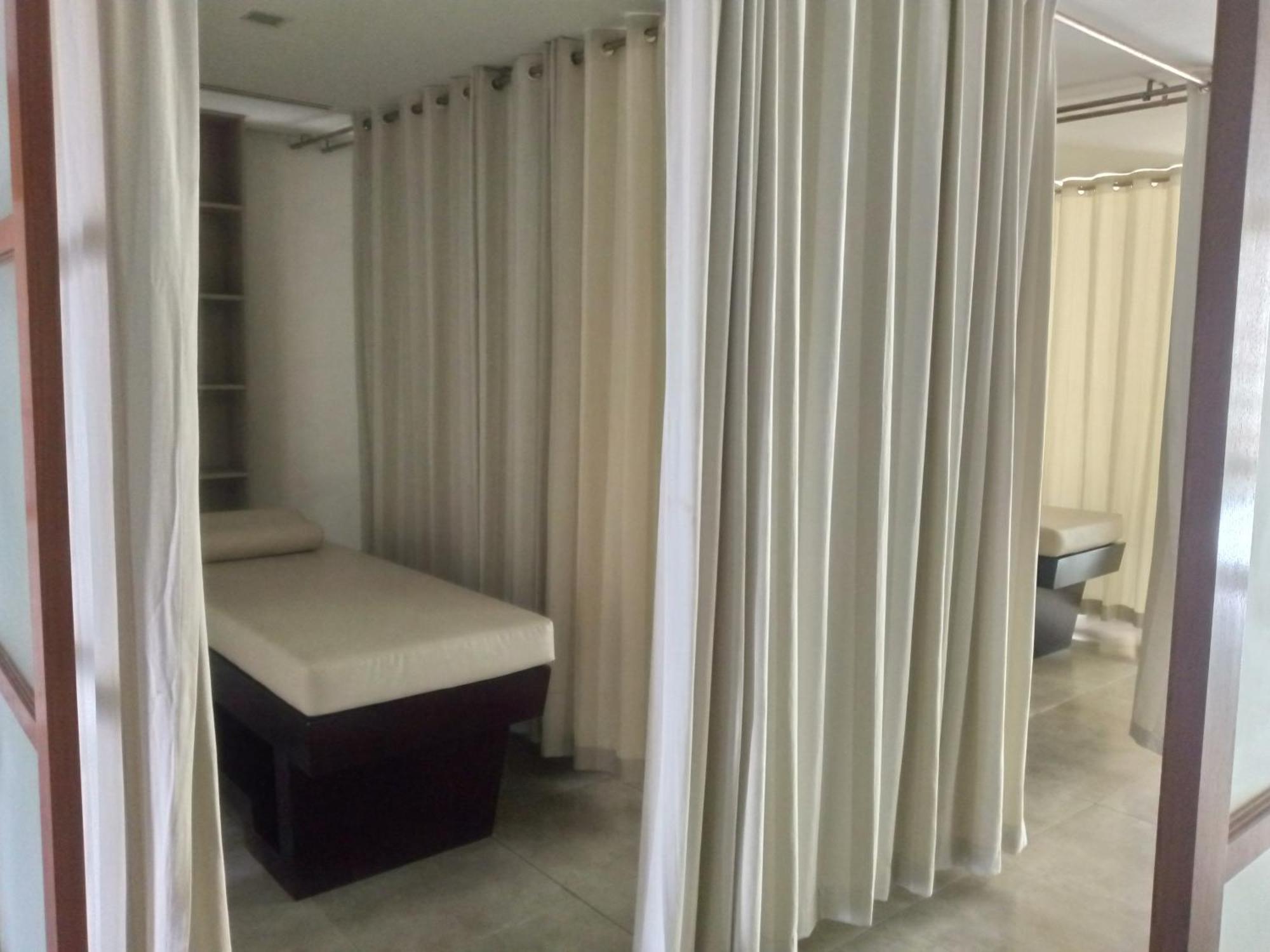 Mactan Newtown 8 Boulevard Deluxe Punta Engaño 外观 照片