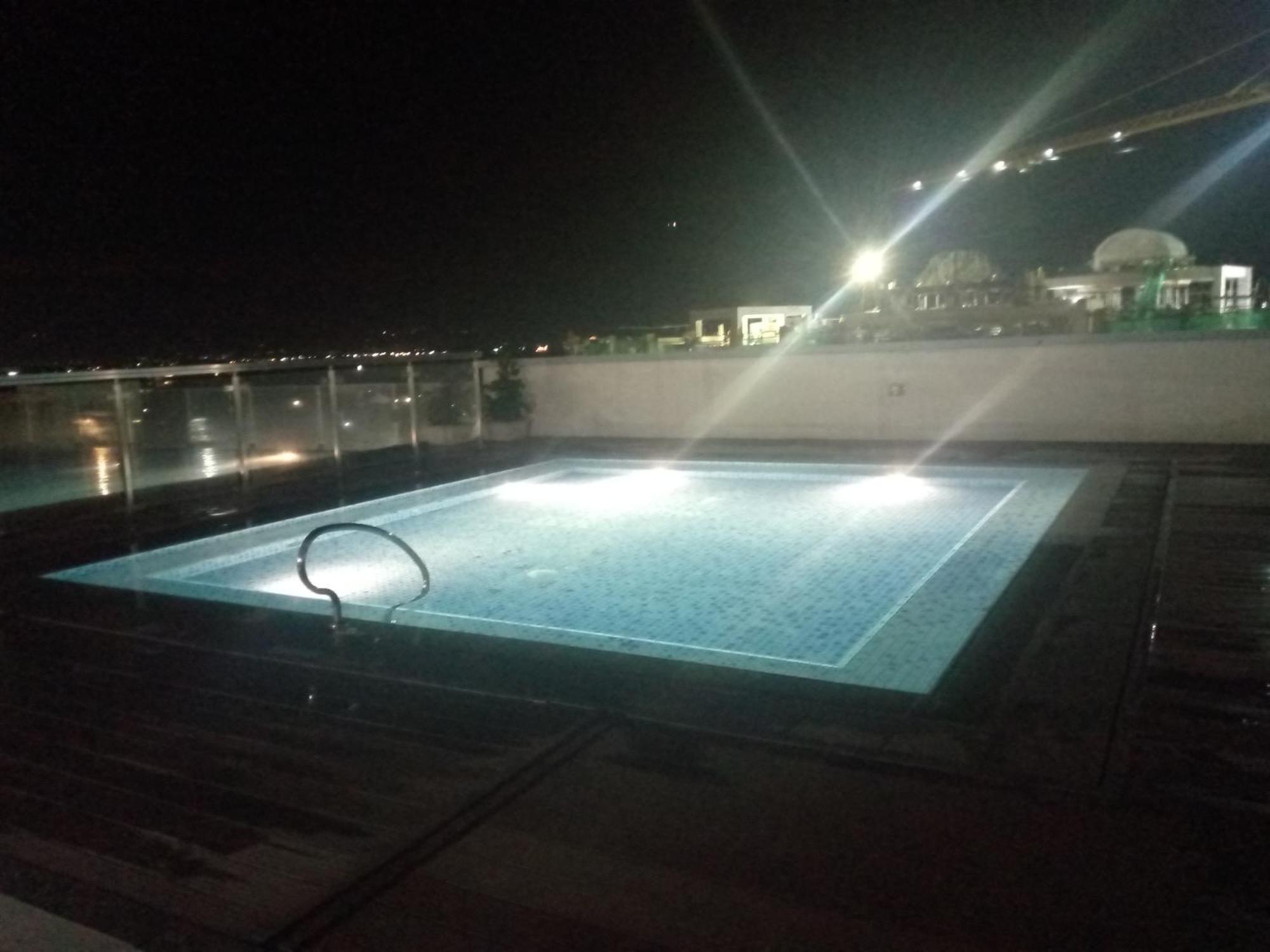 Mactan Newtown 8 Boulevard Deluxe Punta Engaño 外观 照片