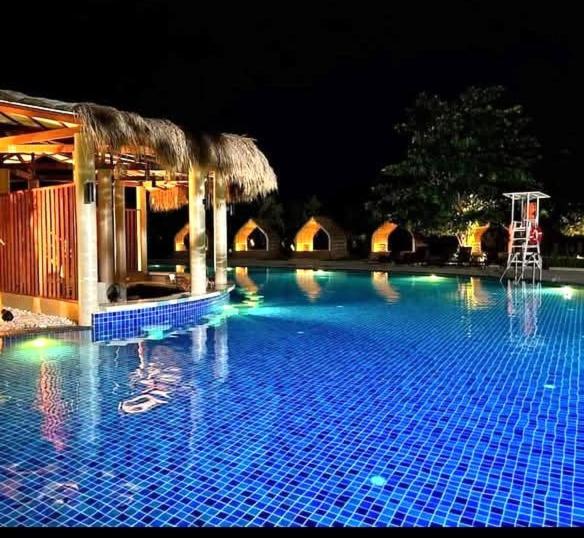 Mactan Newtown 8 Boulevard Deluxe Punta Engaño 外观 照片