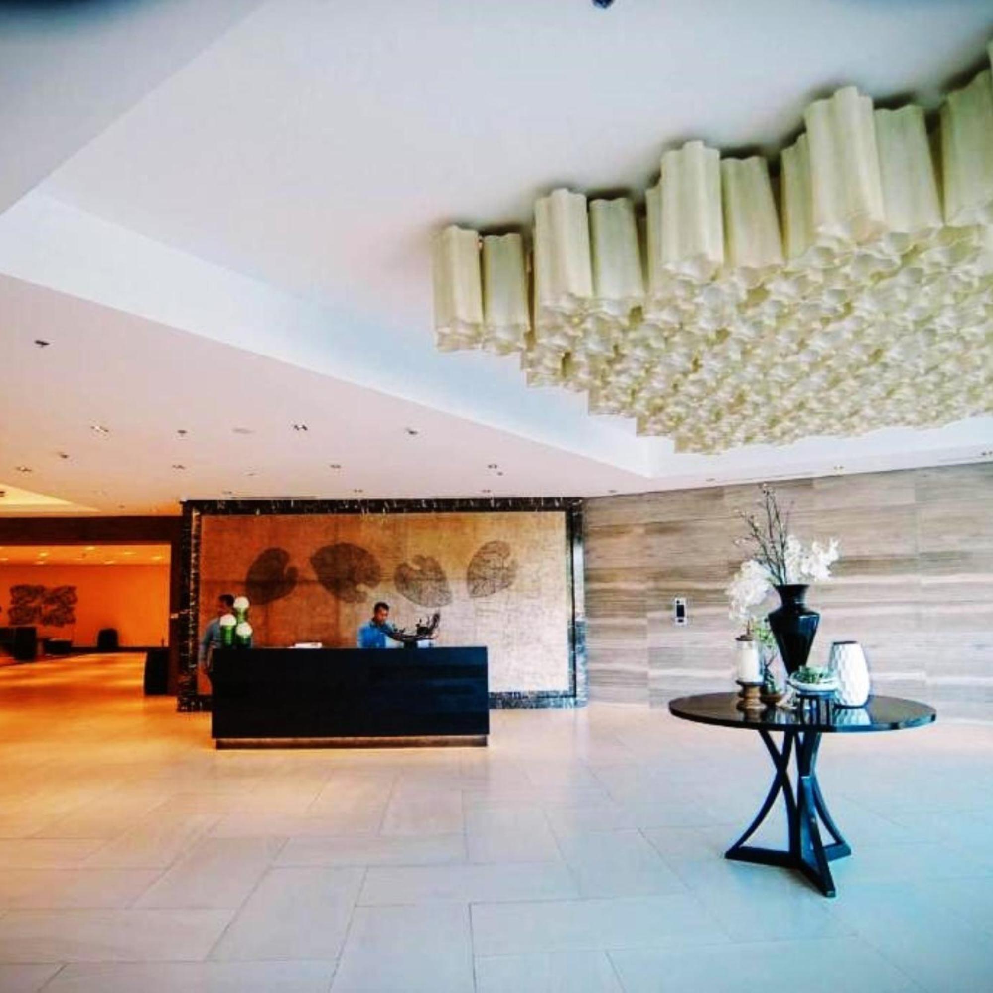 Mactan Newtown 8 Boulevard Deluxe Punta Engaño 外观 照片